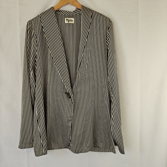 Show Me Your Mumu Black White Striped Button Satin Blazer Size Medium - Picture 1 of 11
